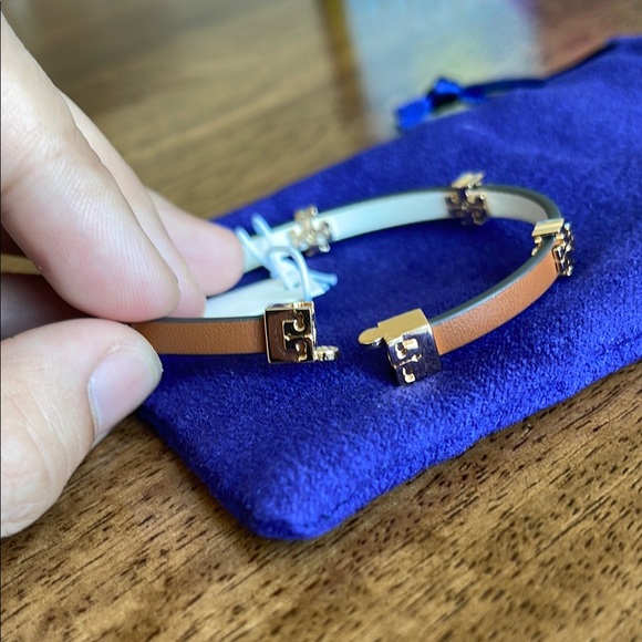 Tory Burch Eleonor Bracelet - Picture 5 of 8